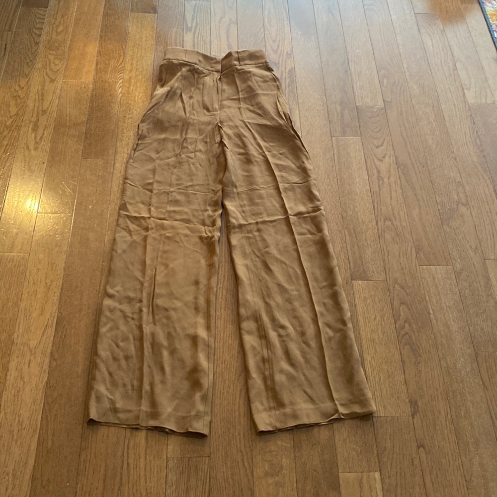 Wide leg trousers, high waist pants.